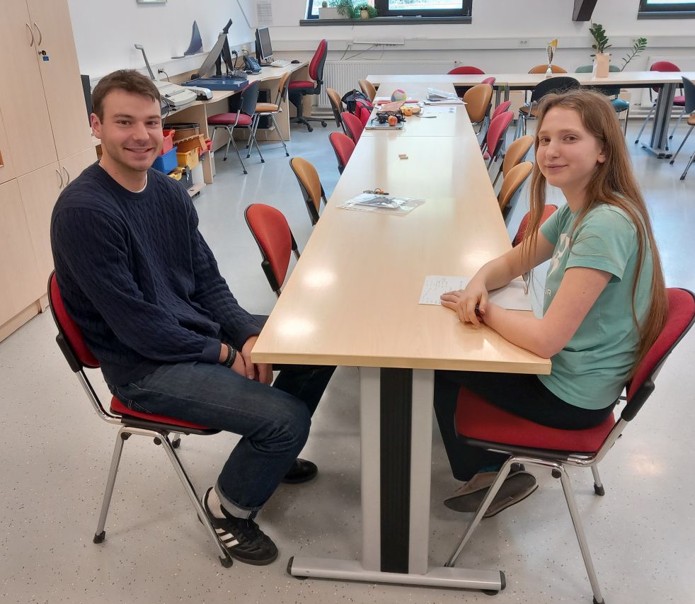 Nolan Michael Scott Ahmann in Zarja Frlan po intervjuju