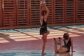 Učenki med izvajanjem nastopa v ritmični gimnastiki